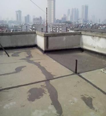 路南漏水维修 楼顶漏水是什么原因，楼顶漏水维修方法是什么?